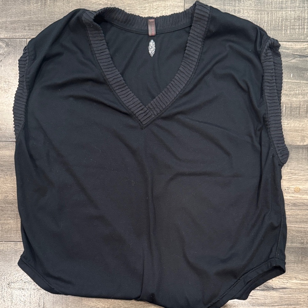 Free People Movement Black V-Neck Sleeveless oversized Top